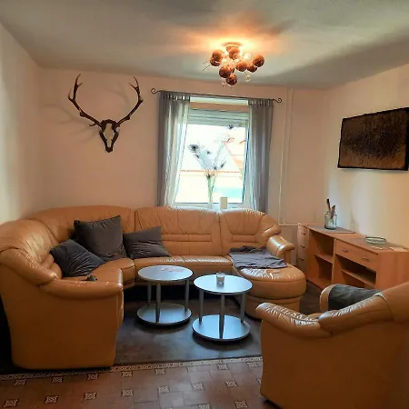 Geraumige Ferienwohnung In Apartmán Felsberg