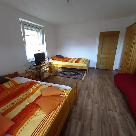 Apartmán Geraumige Ferienwohnung In Felsberg